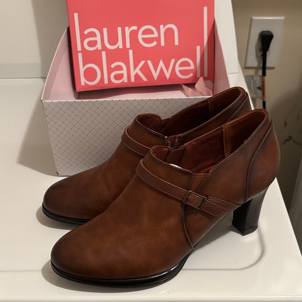 Lauren Blakwell Women's Tan Heeled Boots